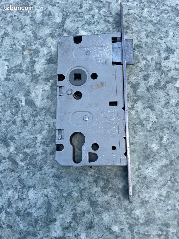 Serrure de porte (image 1)