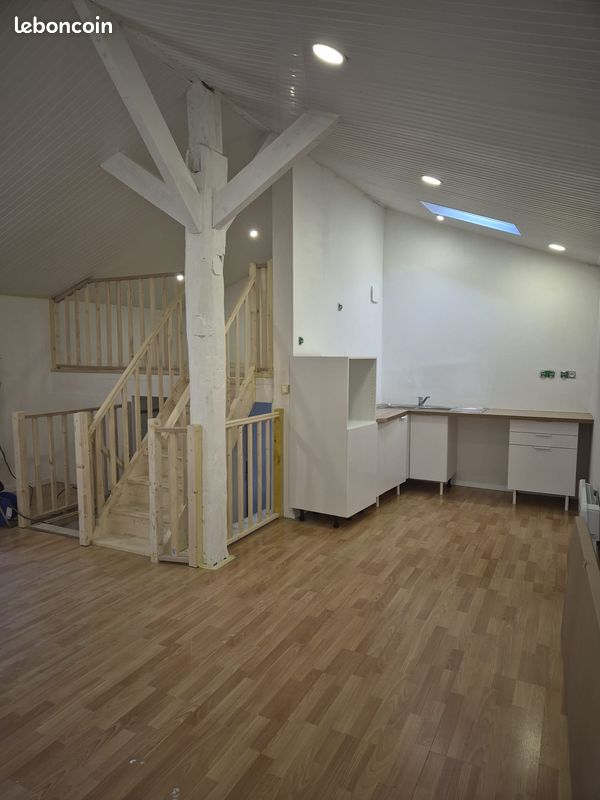 Logement à Louer ST VARENT (image 1)
