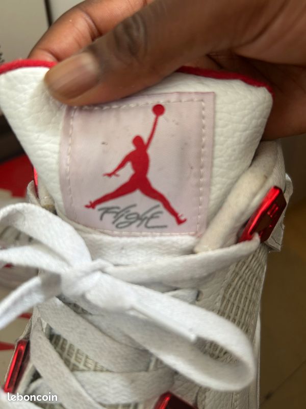 Jordan 4 metallic red (image 4)
