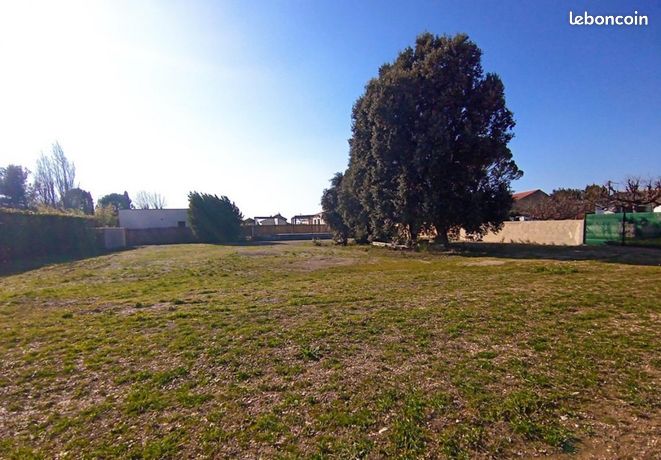 Terrain 1 400 m² Violes
