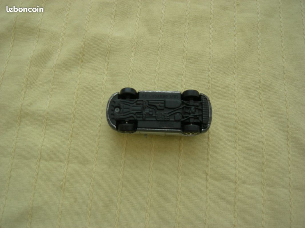 VW Touareg voiture miniature (image 2)