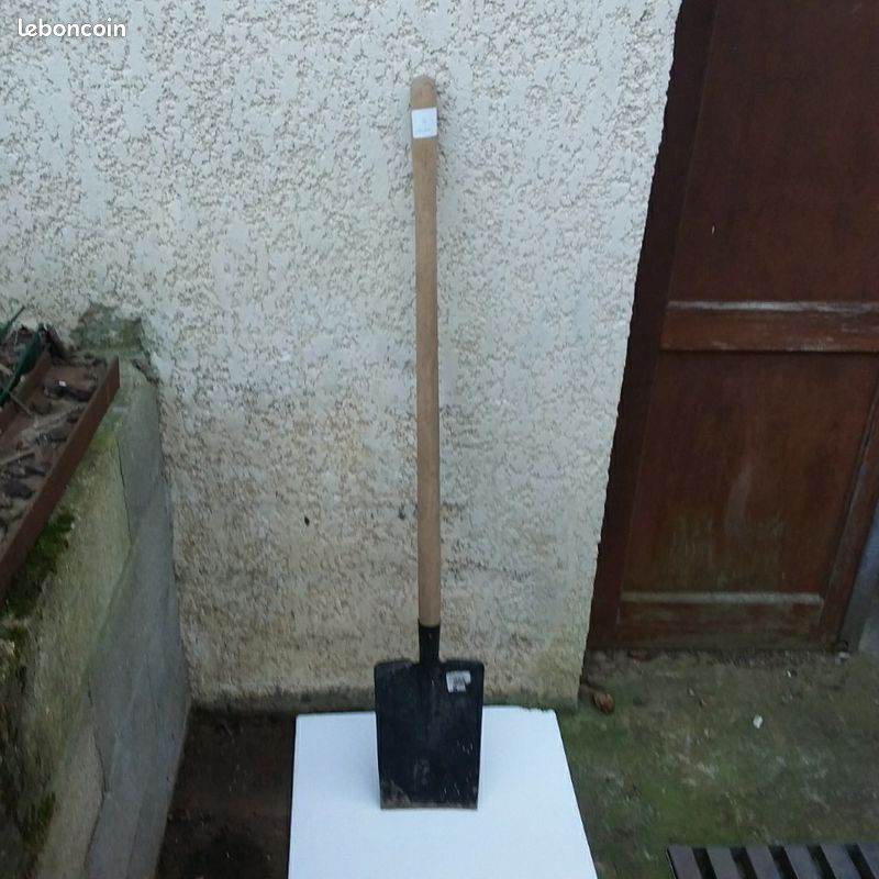 Bêche à rebords comme neuve Remise en main propre Jardin & Plantes