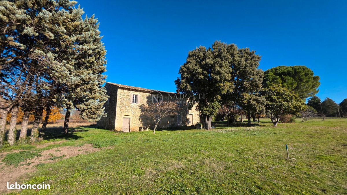 Maison 12 pièces 410 m² · à Cabrières-d'Avignon · 410 m² · 949 500 €