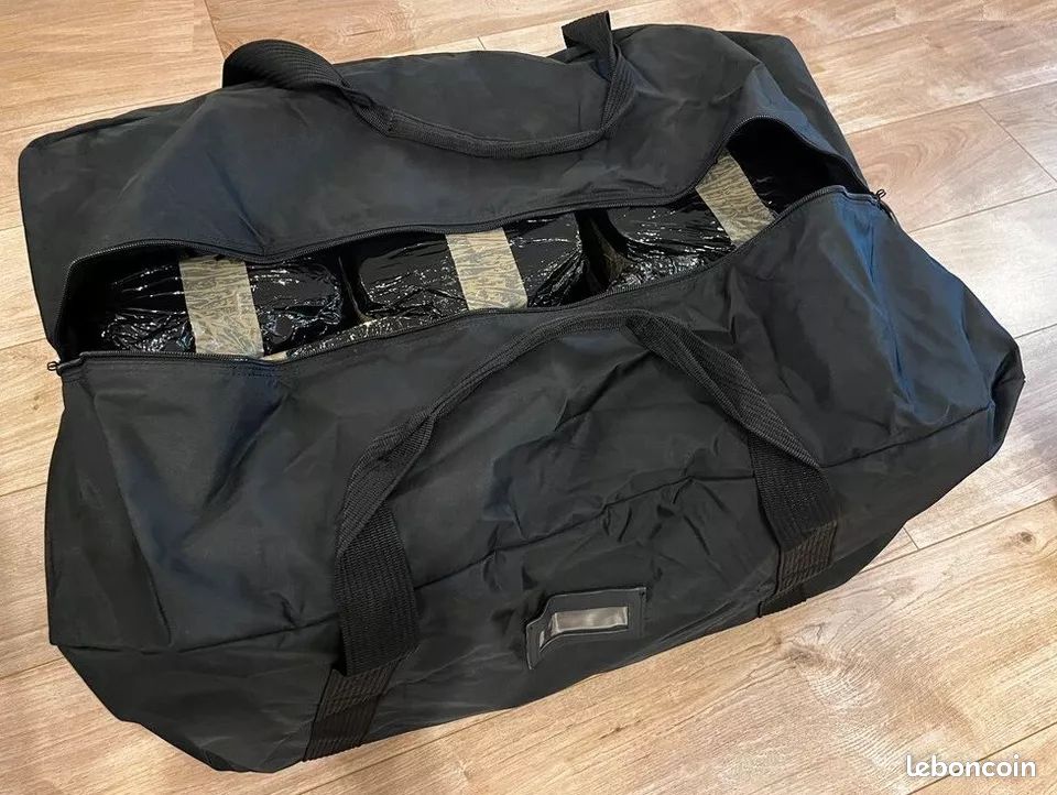 Grand sac de transport noir 128L de la GENDARMERIE MOBILE de