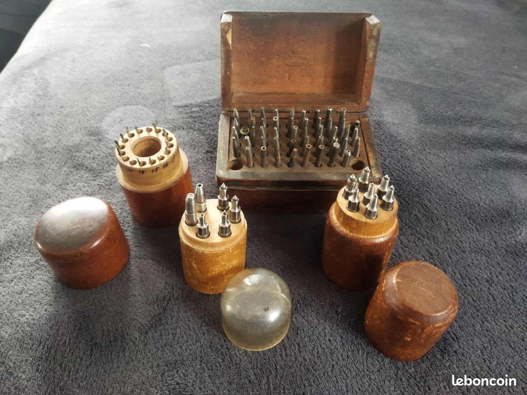 Boîte Ancienne D'outils D'horloger MEYLAN - Rivoirs Et Emporte-pièces