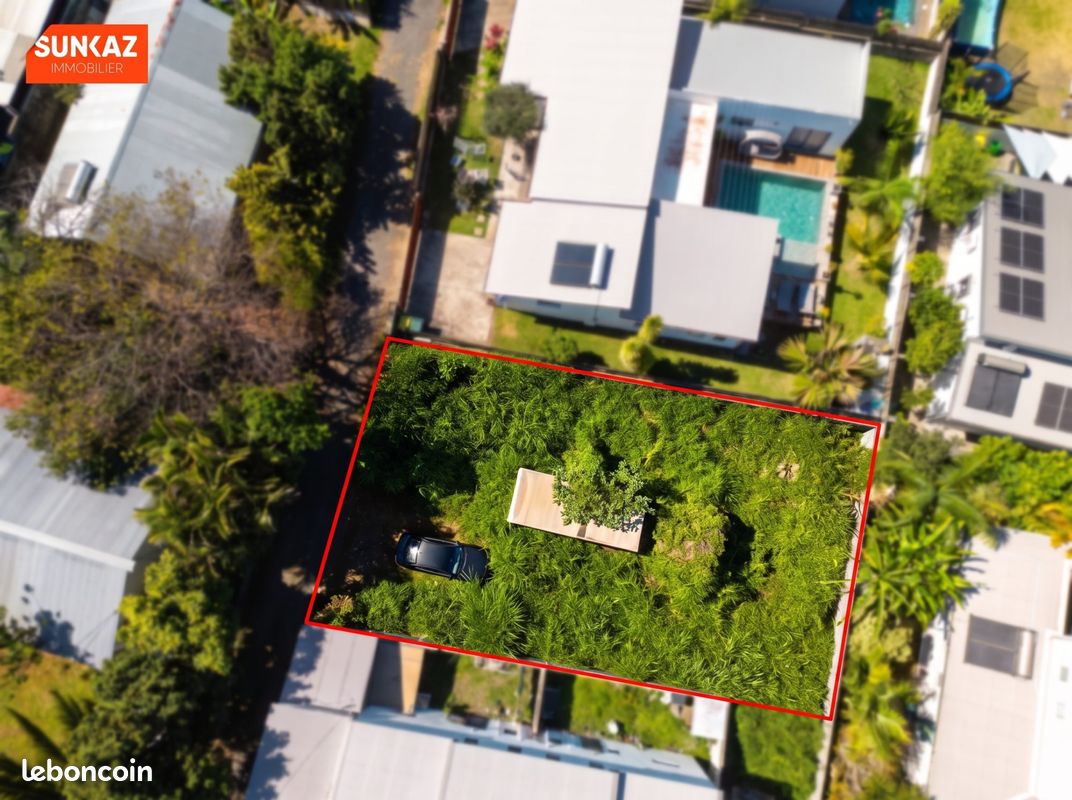 Terrain 350 m² · à Saint-Pierre · 350 m² · 136 100 €