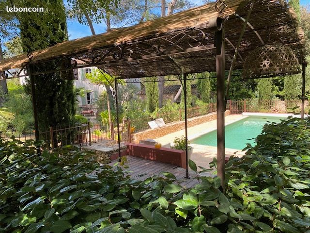 Maison 8 pièces 220 m² · à Nîmes · 220 m² · 895 000 €