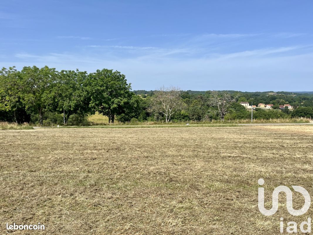 Terrain 2210 m² · à Tamniès · 2 210 m² · 38 500 €