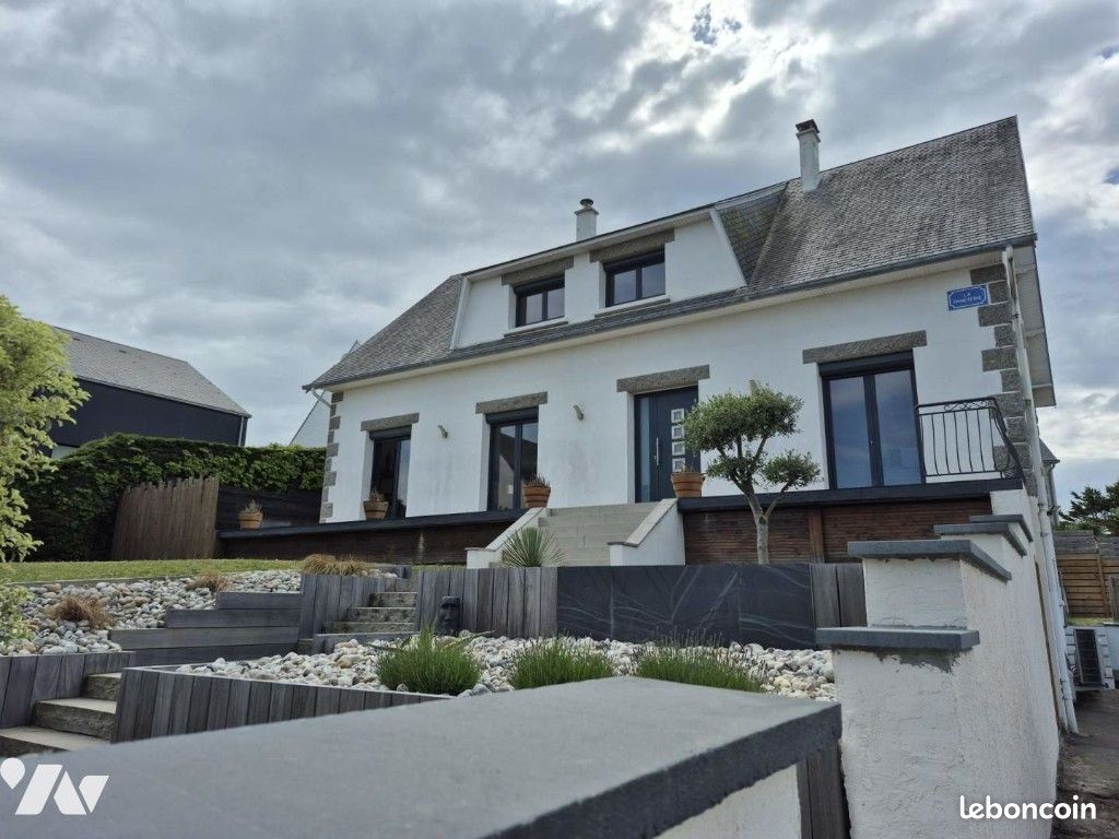 Maison 7 pièces 214 m² · à Jullouville · 214 m² · 849 900 €