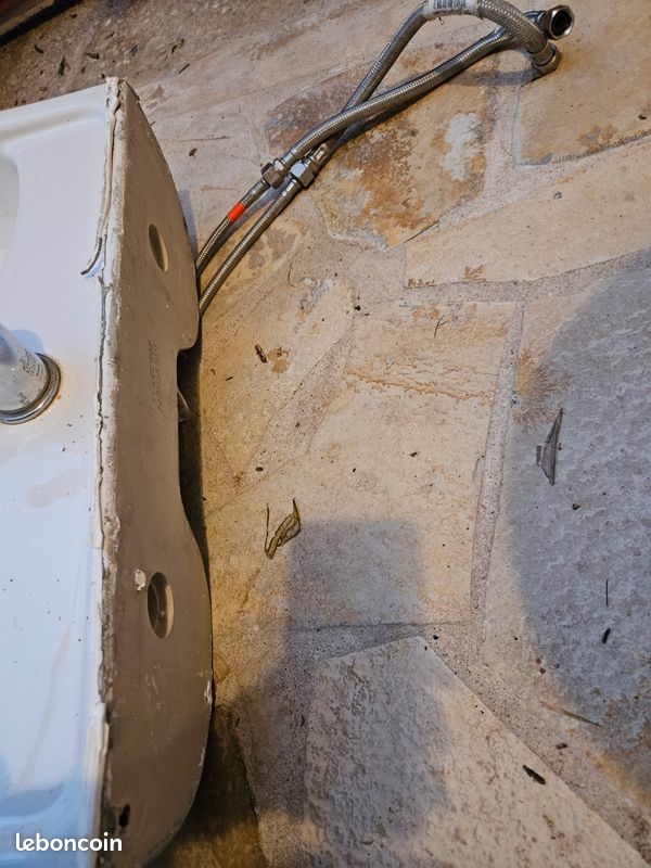 Lavabo avec mitigeur (image 4)