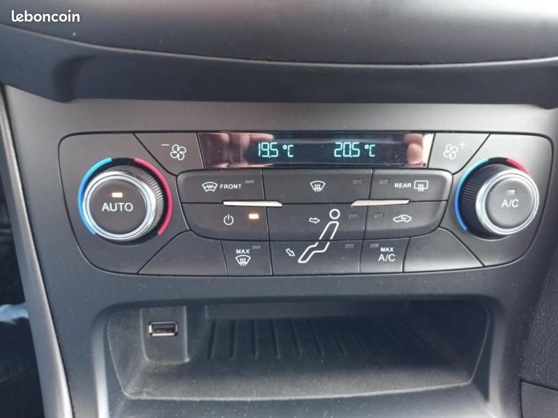 Ford Focus 1.0 EcoBoost 125ch Stop&Start ST Line (image 25)