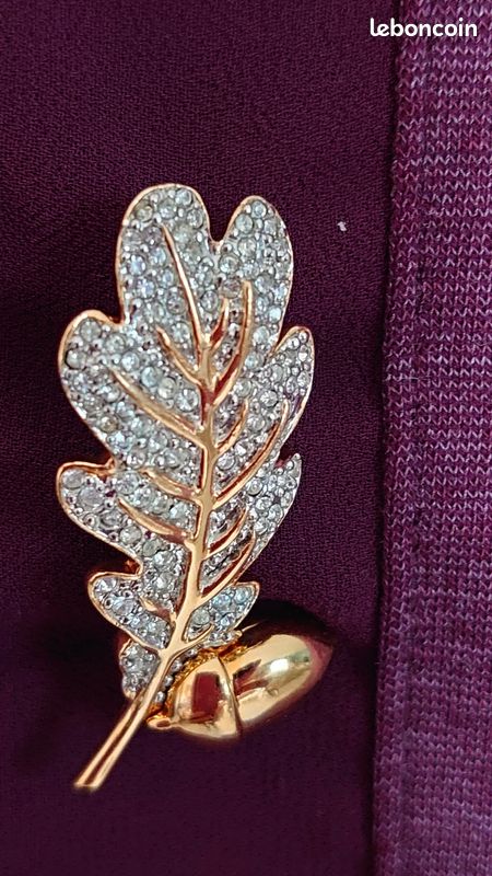 Broche Vintage Feuille De Chêne Avec Gland - Joli Bijou D'occasion