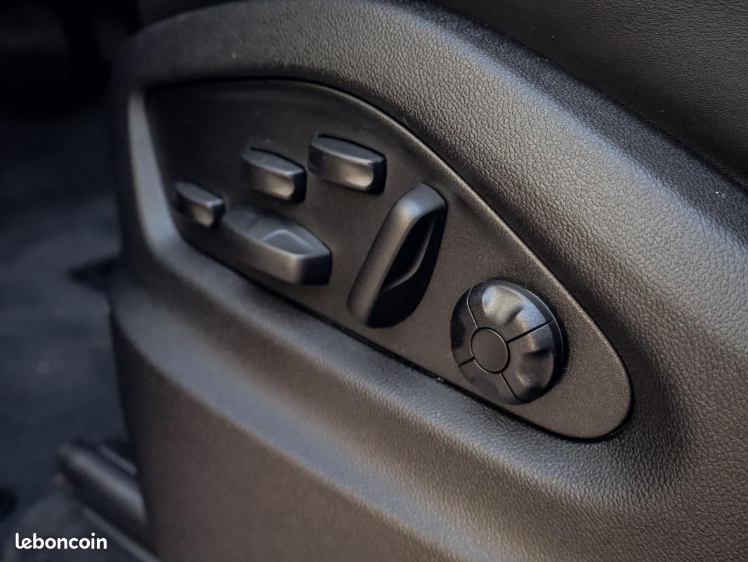 Porsche Cayenne E-Hybrid 3.0 V6 470 ch Black Edition (image 16)