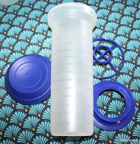 Quick Shake multifonction Tupperware NEUF : verre doseur, shaker, vinaigrette, récipients... 750 mL (zoe24) (image 4)