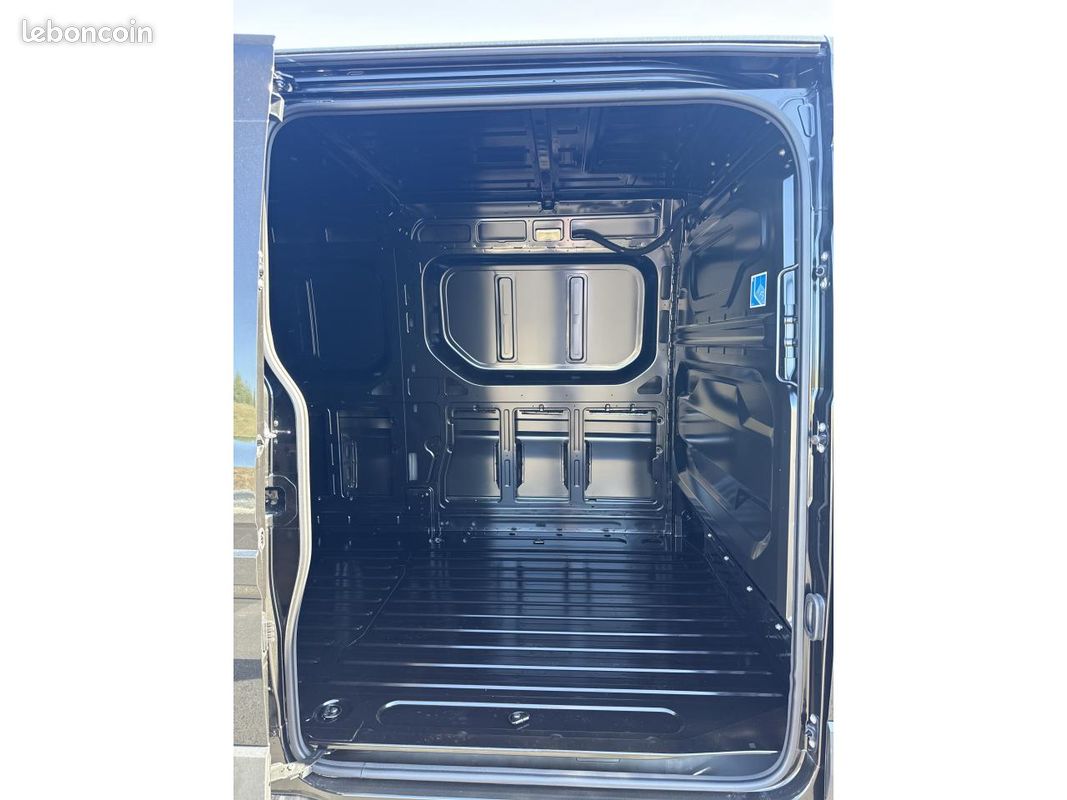 RENAULT MASTER Extra 3t5 L3H2 2.0 dCi - 150 2026 IV FOURGON Fourgon L3H2 Traction (image 15)