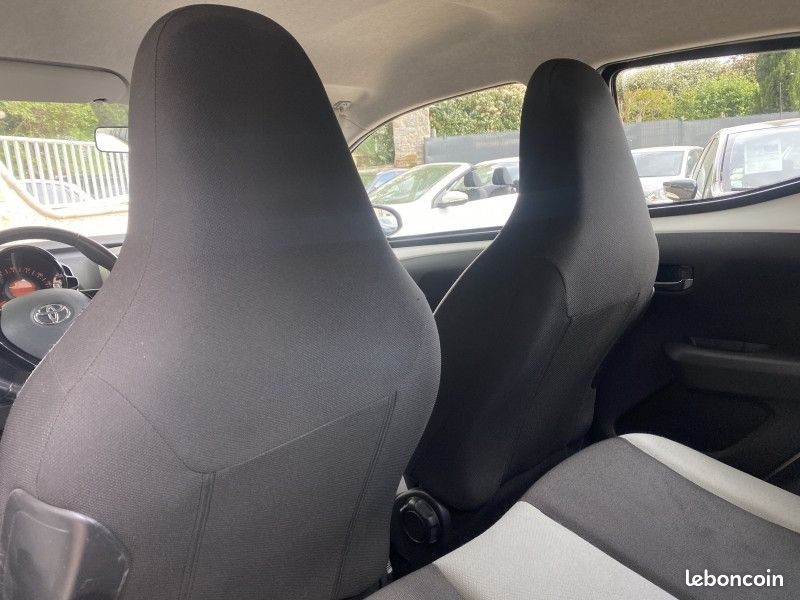 Toyota AYGO 1.0 VVT-I 69CH X-PLAY 5P (image 5)