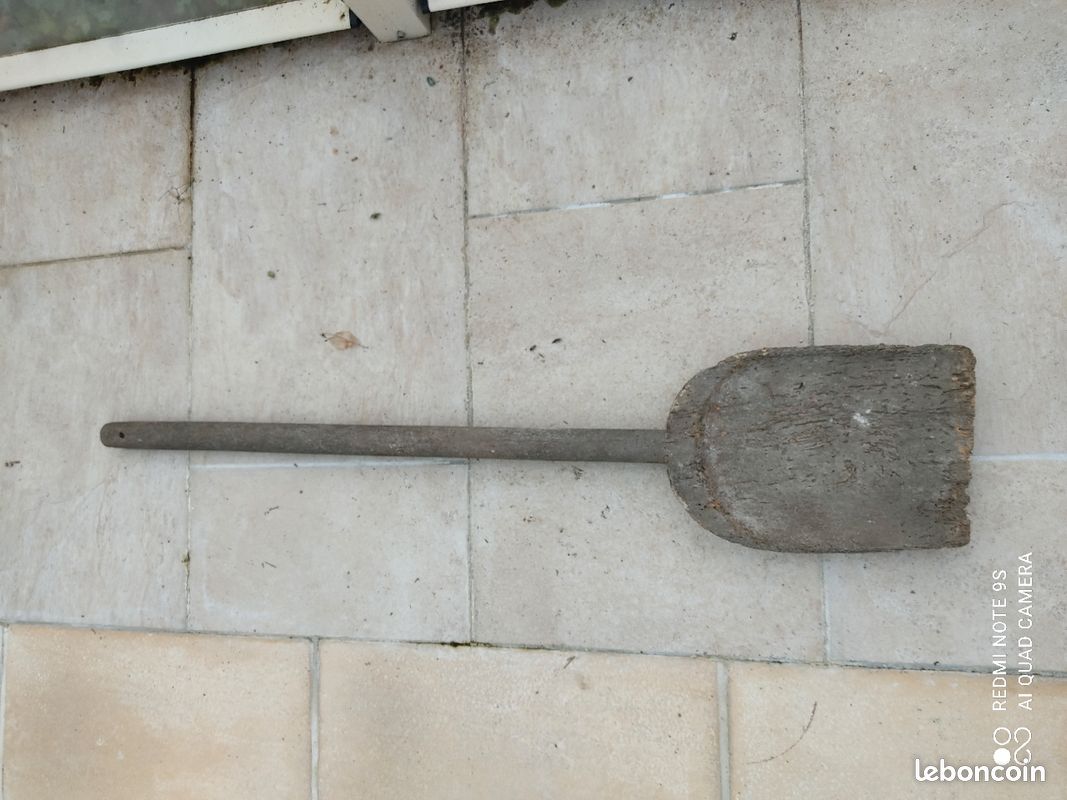 Pelle bois (image 1)