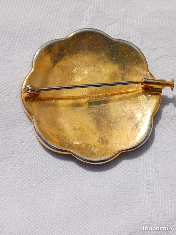 Broche vintage ovale damascène or de Tolède