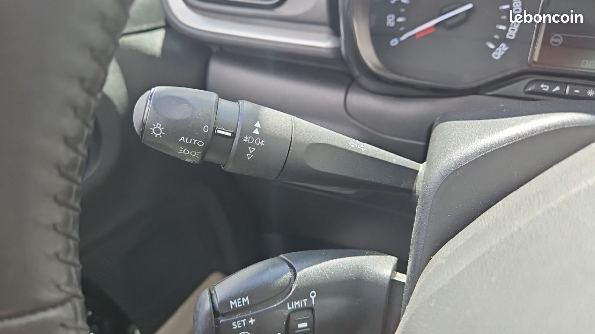 Citroën C3 BLUEHDI 100 SS BVM6 SHINE (image 19)