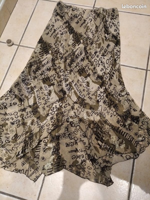 Une jolie jupe longue neuve taille L (image 1)