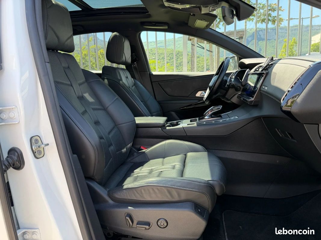 DS DS7 CROSSBACK BlueHDi 180 EAT8 Grand Chic OPERA - SUIVI COMPLET - ATTELAGE - TOIT OUVRANT - CAMERA 360 (image 31)