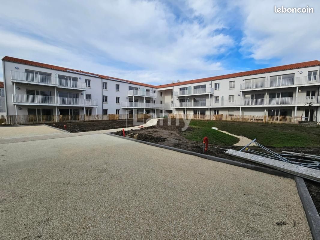 Appartement 2 pièces 44 m² · à Saint-Pierre-d'Oléron · 44 m² · 592 €/mois