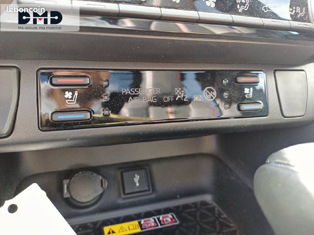 TOYOTA RAV4 Hybride Rechargeable AWD Design (image 18)