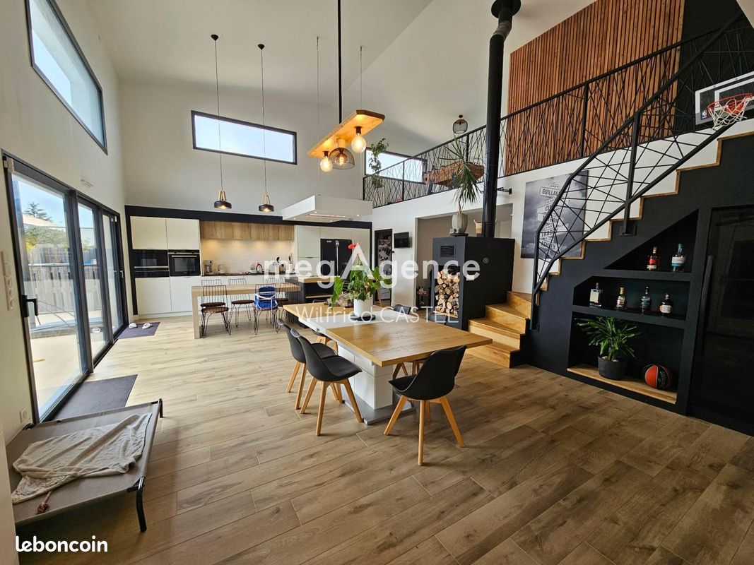 Maison 9 pièces 255 m² · à Les Sables-d'Olonne · 255 m² · 895 000 €