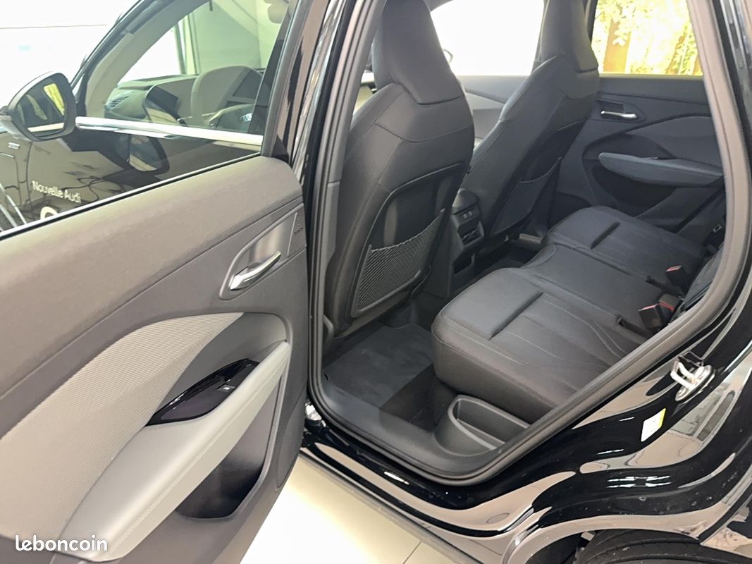 AUDI Q3 e-hybrid 272 ch S tronic 6 S line (image 22)