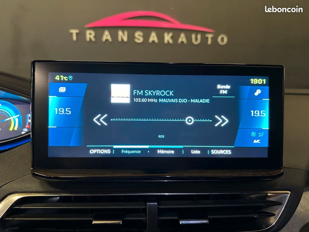 Peugeot 3008 II 1.6 THP Hybrid 225 GT (image 33)