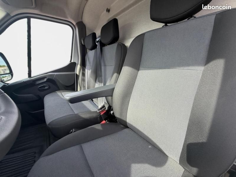 Renault Master Fg F3500 L2H2 2.3 Blue dCi 135ch Confort Euro6E (image 11)