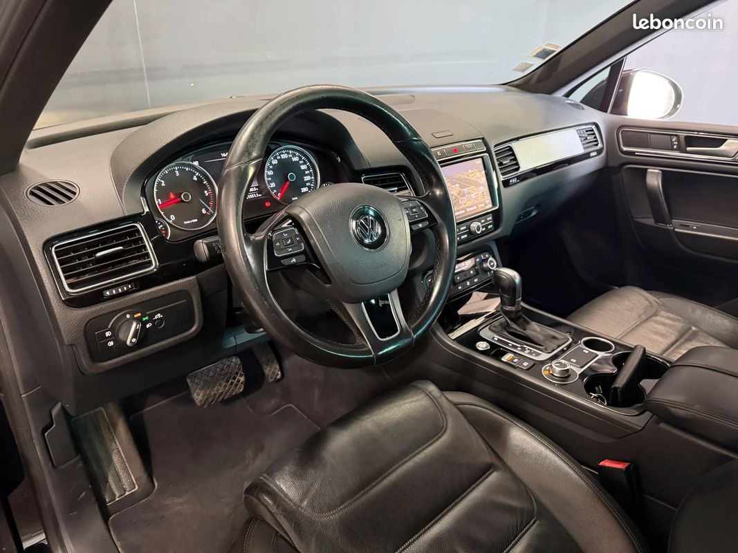 Volkswagen TOUAREG 3.0 V6 TDI 262 CH TIPTRONIC 8 4 Motion R-LINE (image 13)