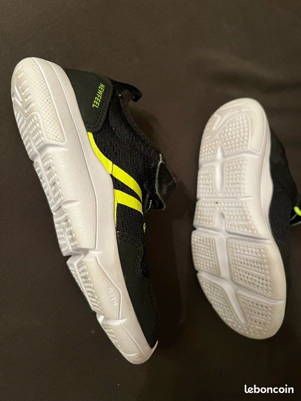 Basket semelles blanches taille 31 (image 2)