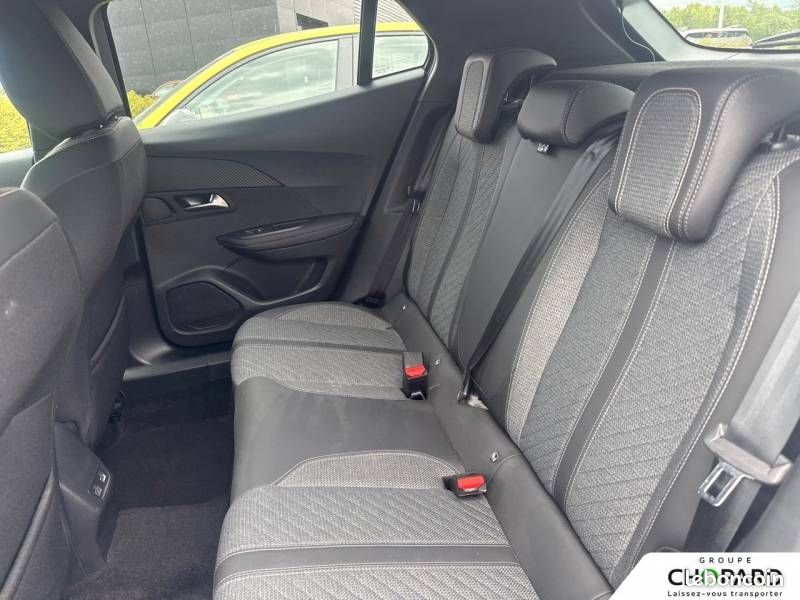 Peugeot 2008 Hybrid 145 e-DCS6 Allure (image 26)
