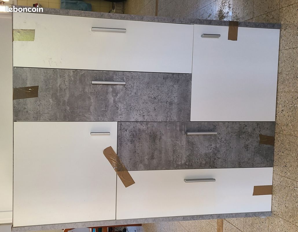 Commode (image 1)