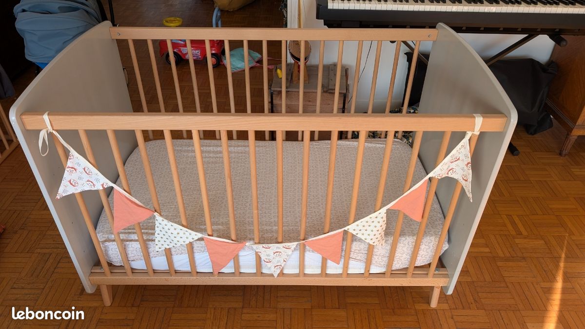 Lit bébé évolutif + matelas (image 1)