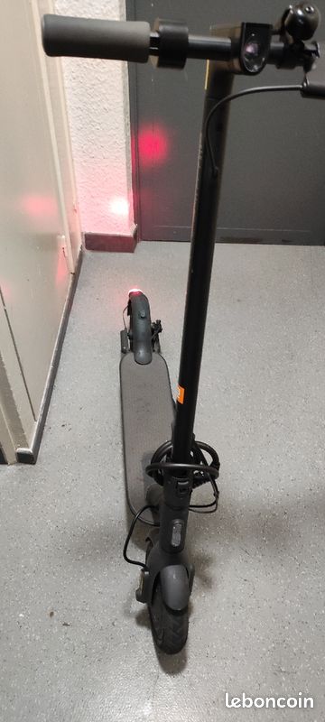 Trottinette électrique (image 1)