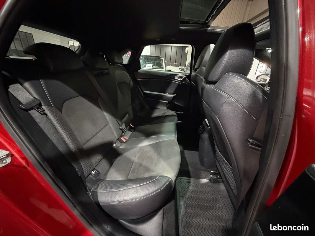 Kia CEED 1.4 140 GT Line Premium FULL ENTRETIEN KIA / TOIT OUVRANT / VOLANT CHAUFFANT (image 27)
