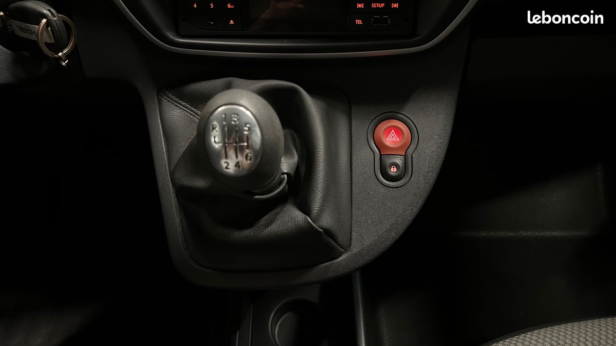 RENAULT KANGOO EXPRESS FOURGON 1.5 BLUEDCI 95 CONFORT TVA RECUPERABLe (image 31)