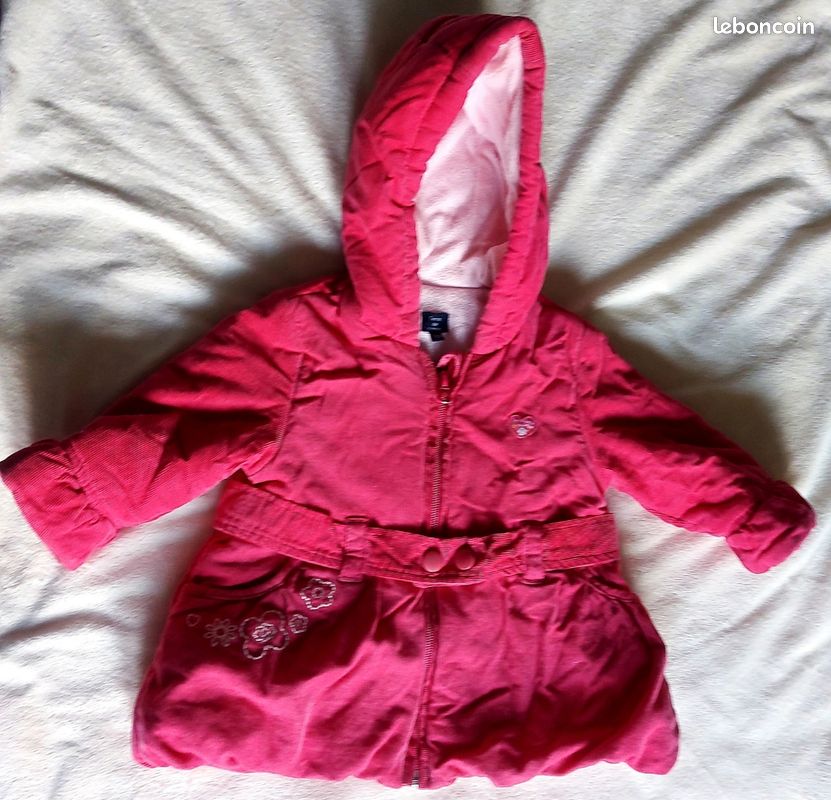 Manteau d'hiver à capuche rose fushia 12 mois 