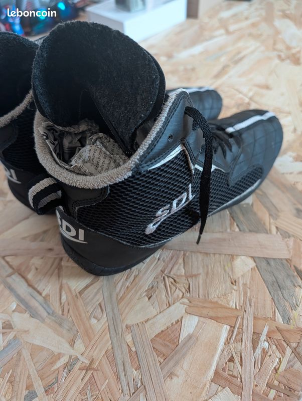 Chaussure de boxe taille 43-44 (image 1)