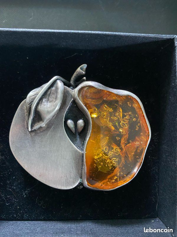 Broche De Créateur – Bijou élégant – Occasion