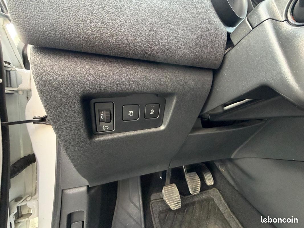 Citroën C4 (2) PureTech 110 BVM Live (PRET A PARTIR) (image 16)