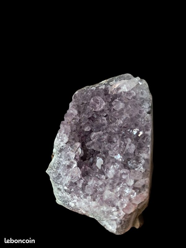 Géode massive Améthyste Uruguay AA violet froid 750 grs (image 11)