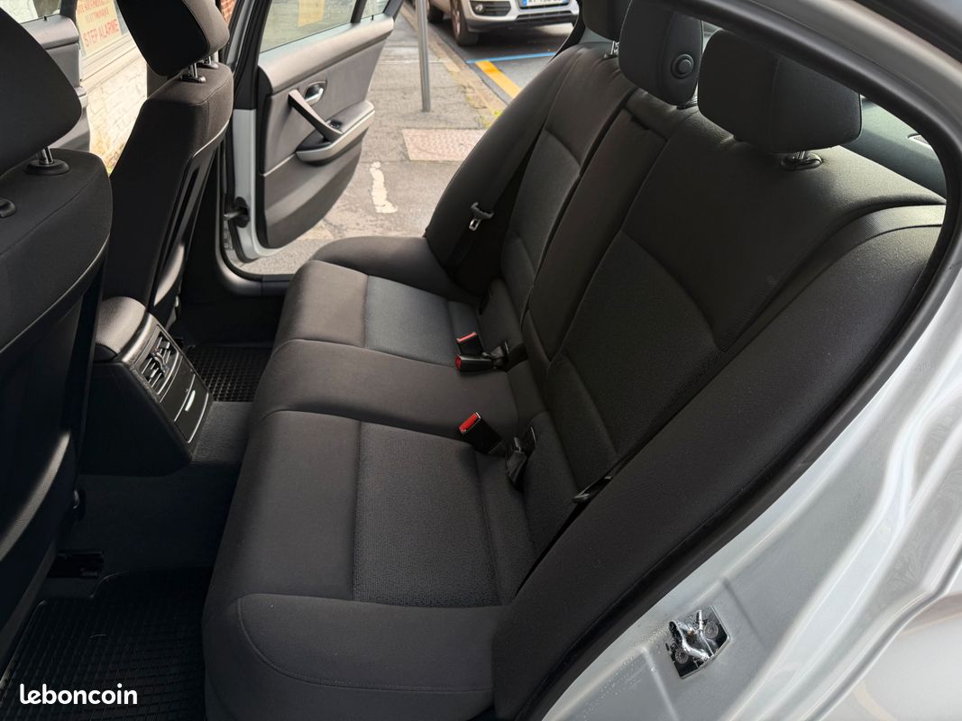 BMW 320i 150Ch *CARNET à Jour Ess + GPL (image 10)