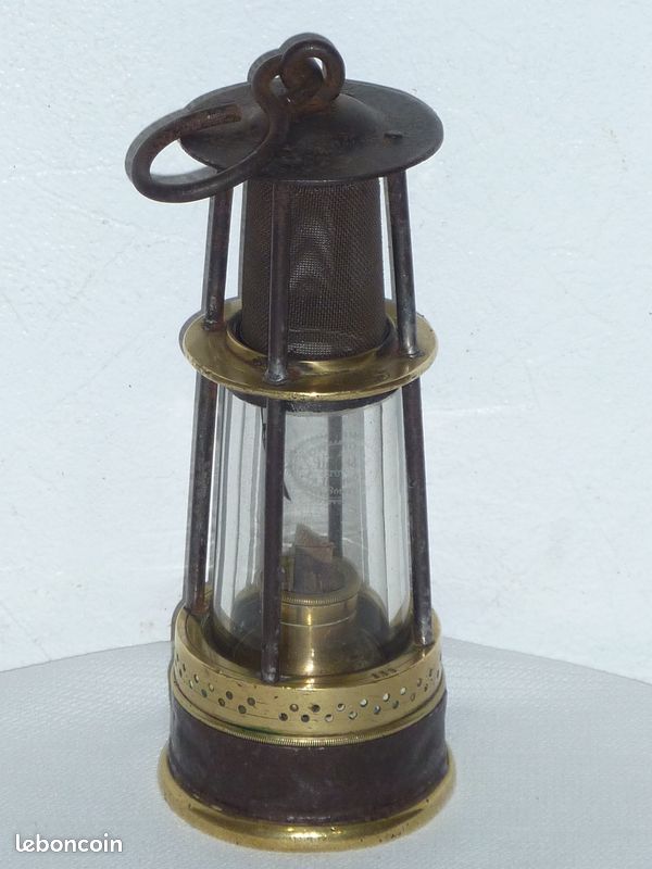 Lampe de mineur en fer et laiton (Boty Bainbridge) / Achille André (Belgique) / 1890 (image 1)
