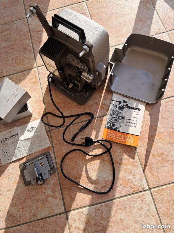 Bell and Howell 16MM Sound projector 1552 Owner's Manual