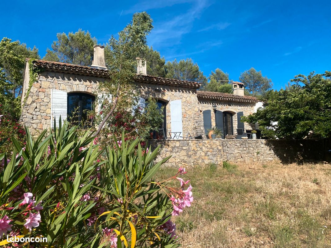 Maison 3 pièces 110 m² · à La Roquebrussanne · 110 m² · 495 000 €