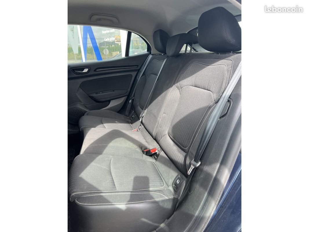 RENAULT MEGANE IV 1.5 dCi - 90 Business (Distri 2025) (image 8)
