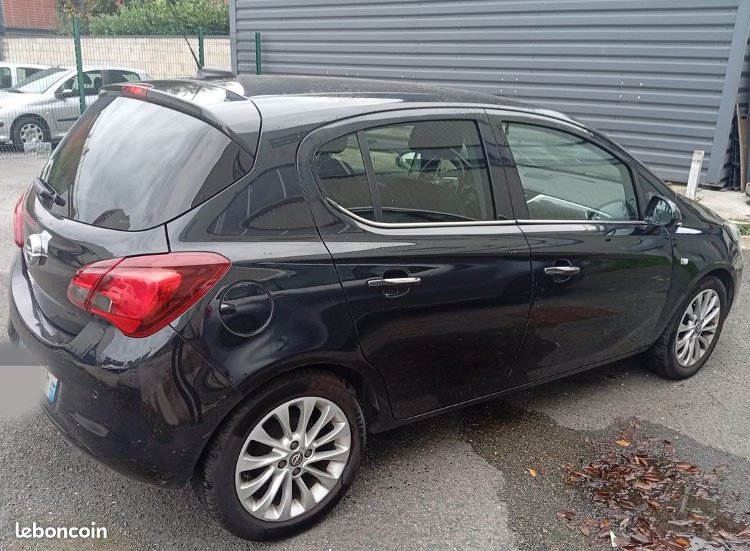 OPEL Corsa 5 Portes 1.4 i 16V 90 cv Boîte auto 5 PLACES (image 4)